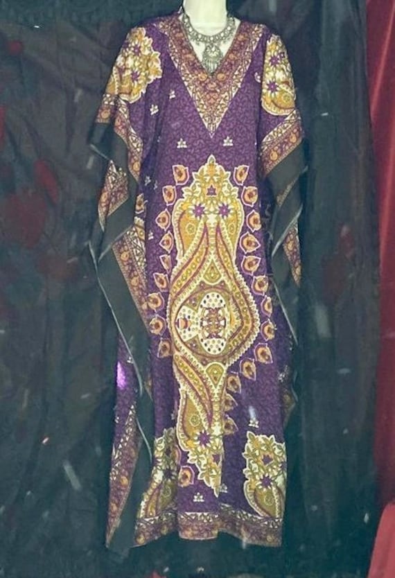 Purple vintage caftan dress   vintage robe   ethni