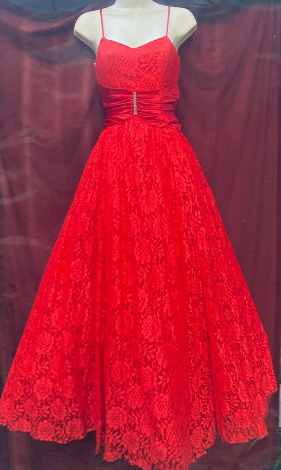 Red lace dress full 50s style crinoline prom   go… - image 3