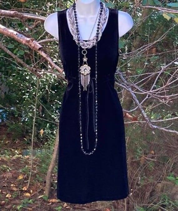 Black velvet  mini dress  vintage witch gothic noi
