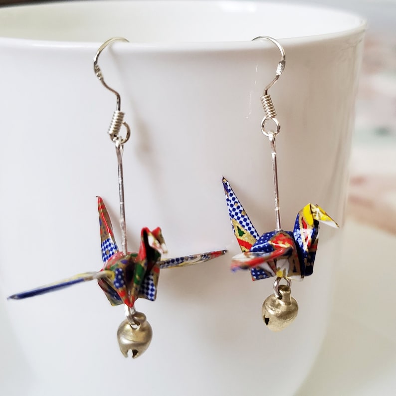 Japanese Crane Dangle Earring Washi Paper Earrings Origami Crane Bell Earring Bridesmaids Tsuru Jewelry Bird Earring Gift for Mom