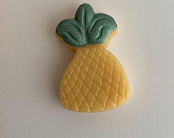 Hospitality Pineapple Soap Yellow w/Painted Green Stem, Hospitality Soap, Fruit Soap, Summer Soap, Housewarming Gift, Food Soap, Body Soap