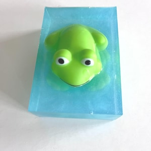Frogger Frog (plastic toy) Children&#39;s Soap, Kids Soap, Animal Soap, Frog, Birthday Party Favors, Party Favors, Animal Lover, Frog Soap