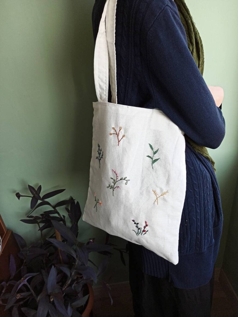 Tote bag with flowers floral pattern Handmade eco-friendly fabric Fall outfit ideas Botanical Embroidered tote bag linen hand bag