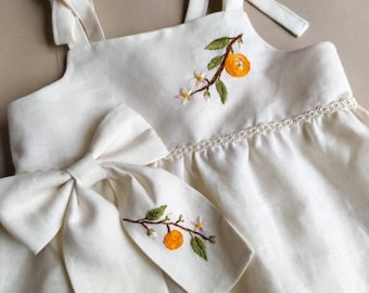 Conjunto de vestido para niña, conjunto a juego para mamá y yo, ropa bordada a mano, ropa de lino para niña pequeña, flor naranja, blanco, regalo elegante para nueva mamá