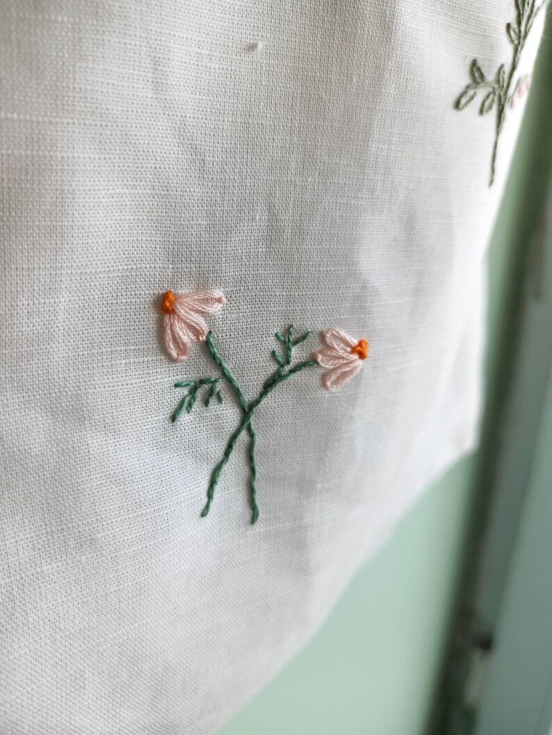 Tote bag with flowers floral pattern Handmade eco-friendly fabric Fall outfit ideas Botanical Embroidered tote bag linen hand bag