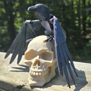 Articulated Raven with Skull stand 3d Printed