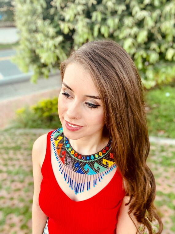 Collar colombiano hecho a mano Arcoíris Étnico / Wayuu - Etsy España