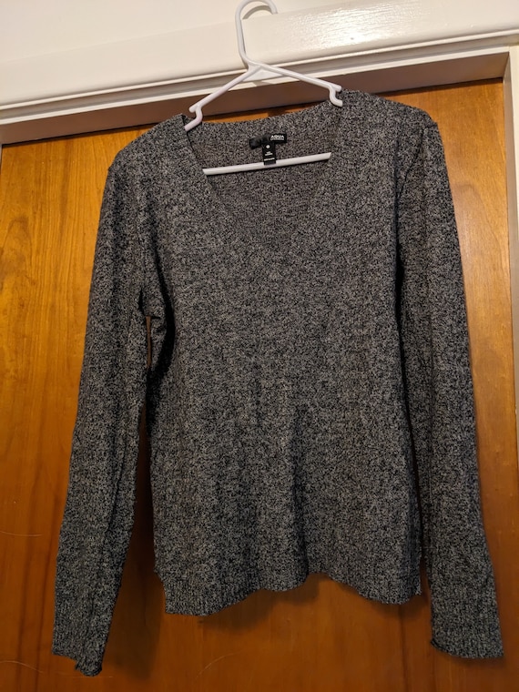 Grey Cashmere Sweater by Aqua Cashmere, size L