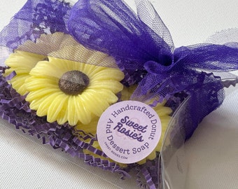 Daisy Flower Soap Gift Set, Birthday Gift, Bridal Shower,  Hostess Gift, Flower Soap/Baby Shower/Soap Party Favors, Mothers Day, Easter