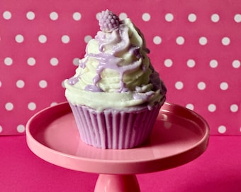 Brombeer Vanille Seife Cupcake/ Brombeer Seife/ Cupcake Seife/ Speiseseife/ Geburtstagsseife/ Lustige Seife/ Lila Seife