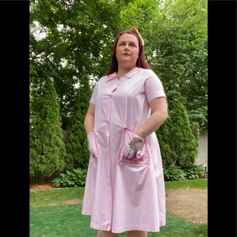 Vintage Pink Housecoat With Tree Embroidery Etsy