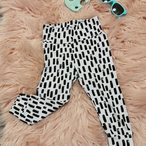 Einfarbige Leggings mit Spitze | Einfarbige Leggings | Baby Leggings | Unisex Leggings | Baby Geschenk | Babyhose | Unisex Kinderhose