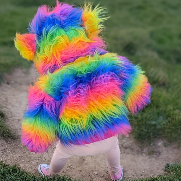 Rainbow Bear Hoodie | Kids Bear Hoodie | | à capuche réversible pour enfants | à capuche en fourrure arc-en-ciel | à capuche en fausse fourrure colorée Fun Animal Top