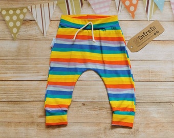 Regenbogen Gestreifte Jogginghose | Bunte Harems-Jogginghose | Baby Haremshose | Baby Geschenk | Jogginghose und Top | Regenbogen Gestreifte Hose | Unisex Hose