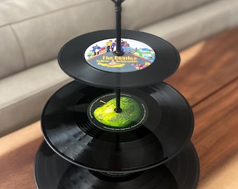 3-laagse cupcakestandaard geüpcycled vinylplaten: The Beatles Decor