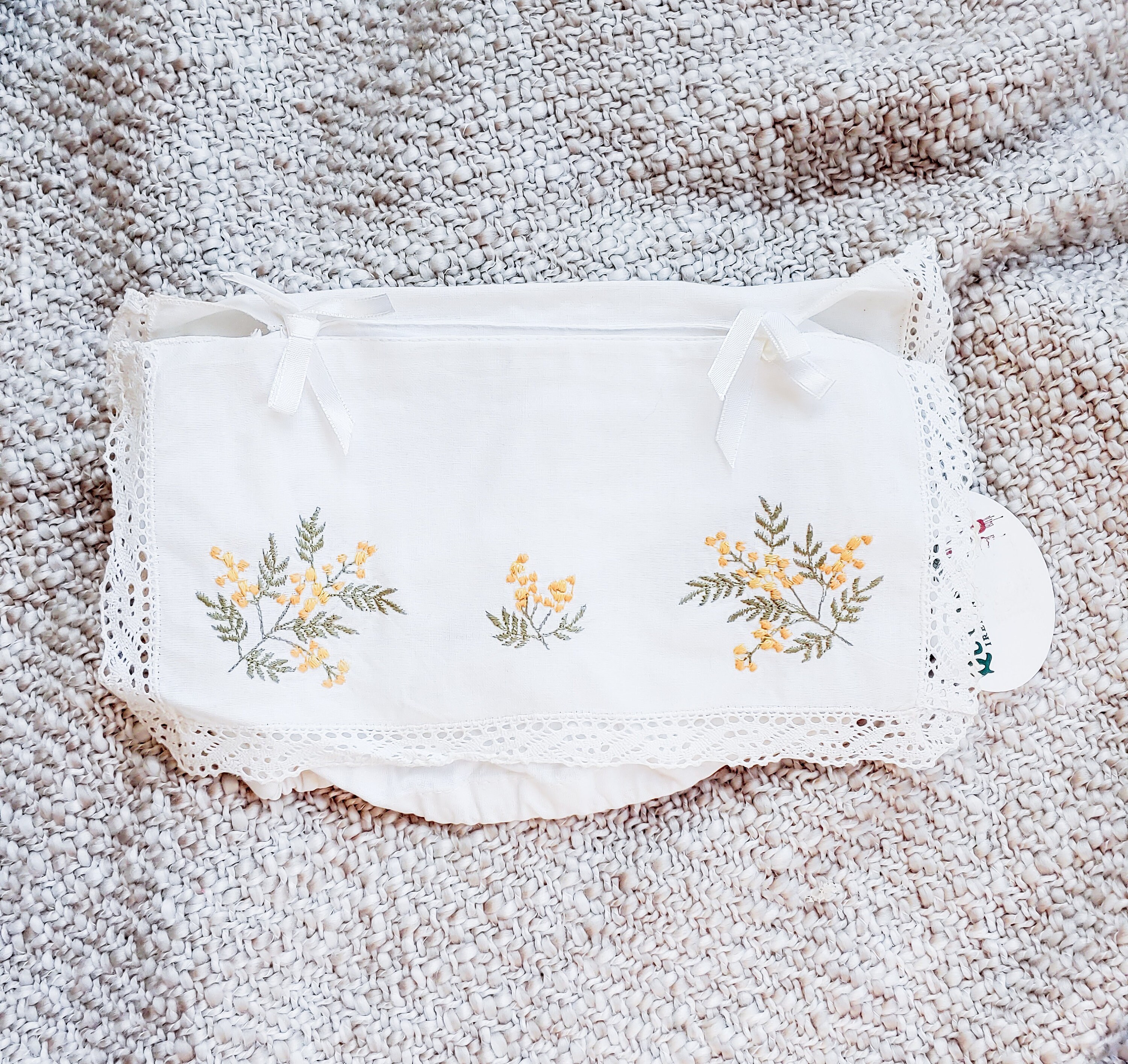 Vintage Embroidered Tissue Box Cover White with Yellow Flowers Etsy