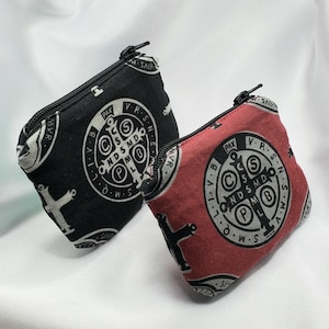 Bolsita para rosario, regalo para él, estuche católico de San Benito, mini bolsa para joyas.