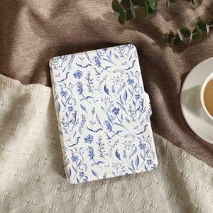 Blue Field Of Flowers Personalised Kindle Case for Kindle Paperwhite 5, Custom Name Folio Case for Paperwhite 2022, 11th Gen Kindle Cover