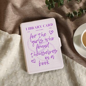 Capa personalizada com cartão de biblioteca roxo para Kindle Paperwhite 5, capa tipo fólio com nome personalizado para Paperwhite 2022, capa para Kindle de 11ª geração