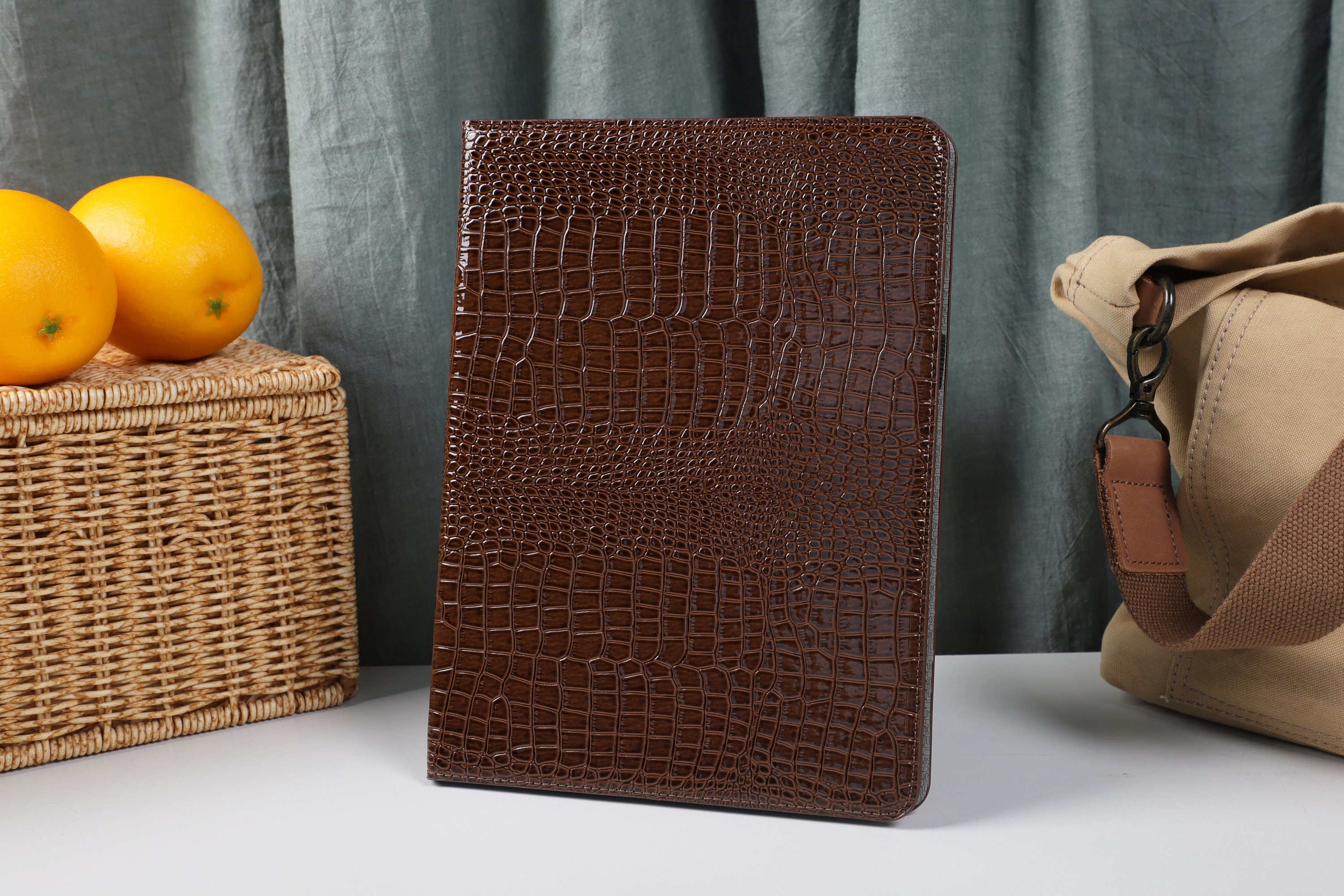 Nomad Leather Folio Case Voor De Apple IPad Pro 11 (2025) M5 / (2024) M4 - Bruin