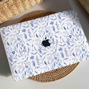 Blue Field Of Flowers MacBook Case Protect Cover for Macbook Pro 14 Case Macbook Air 13 Case Pro 13 Case, Pro 15, Pro 16, 2023 Macbook Case