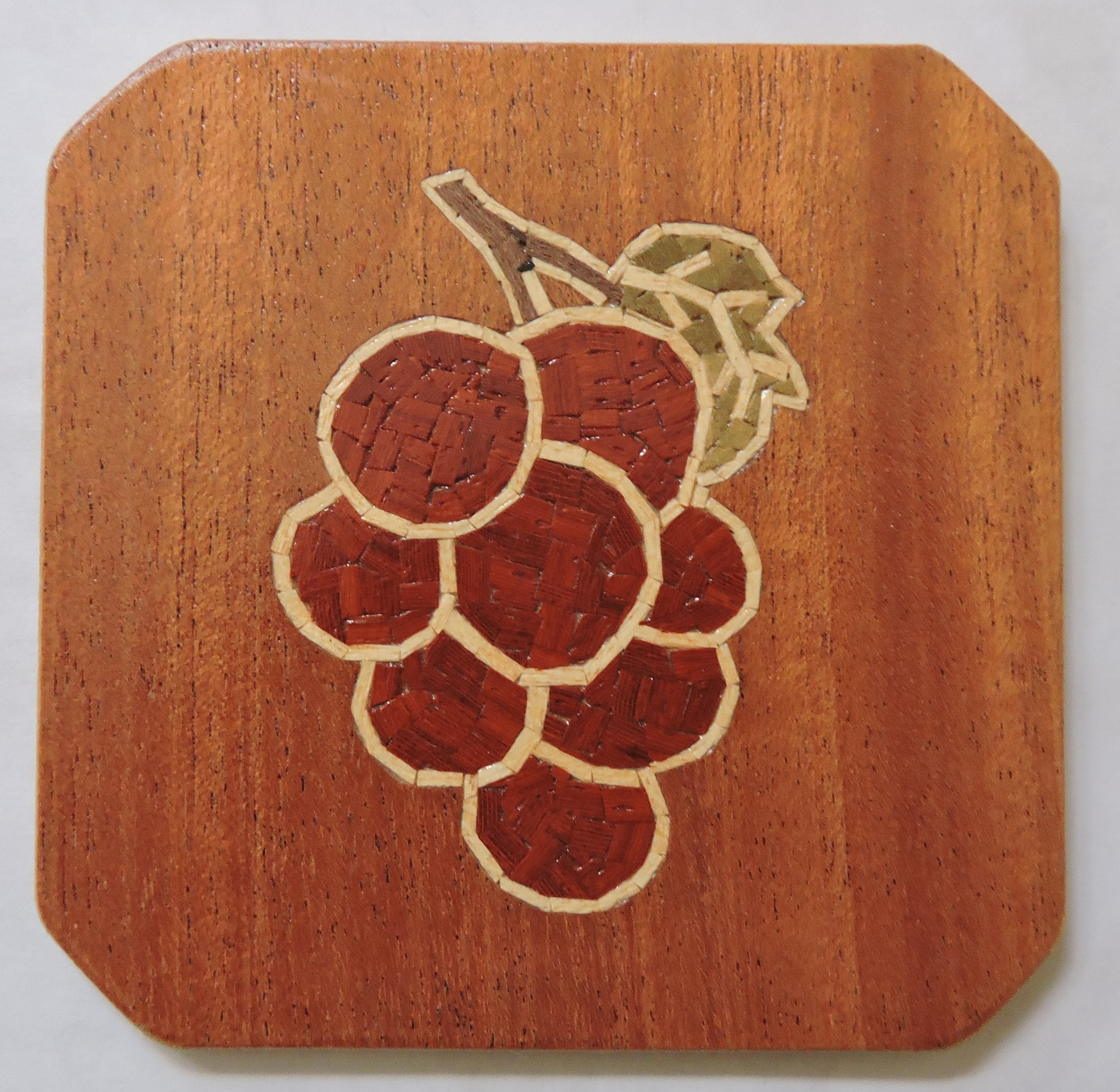 Sous Verre Grappe de Raisins Fait Main en Bois Précieux Pour Décorer et Protéger Votre Table