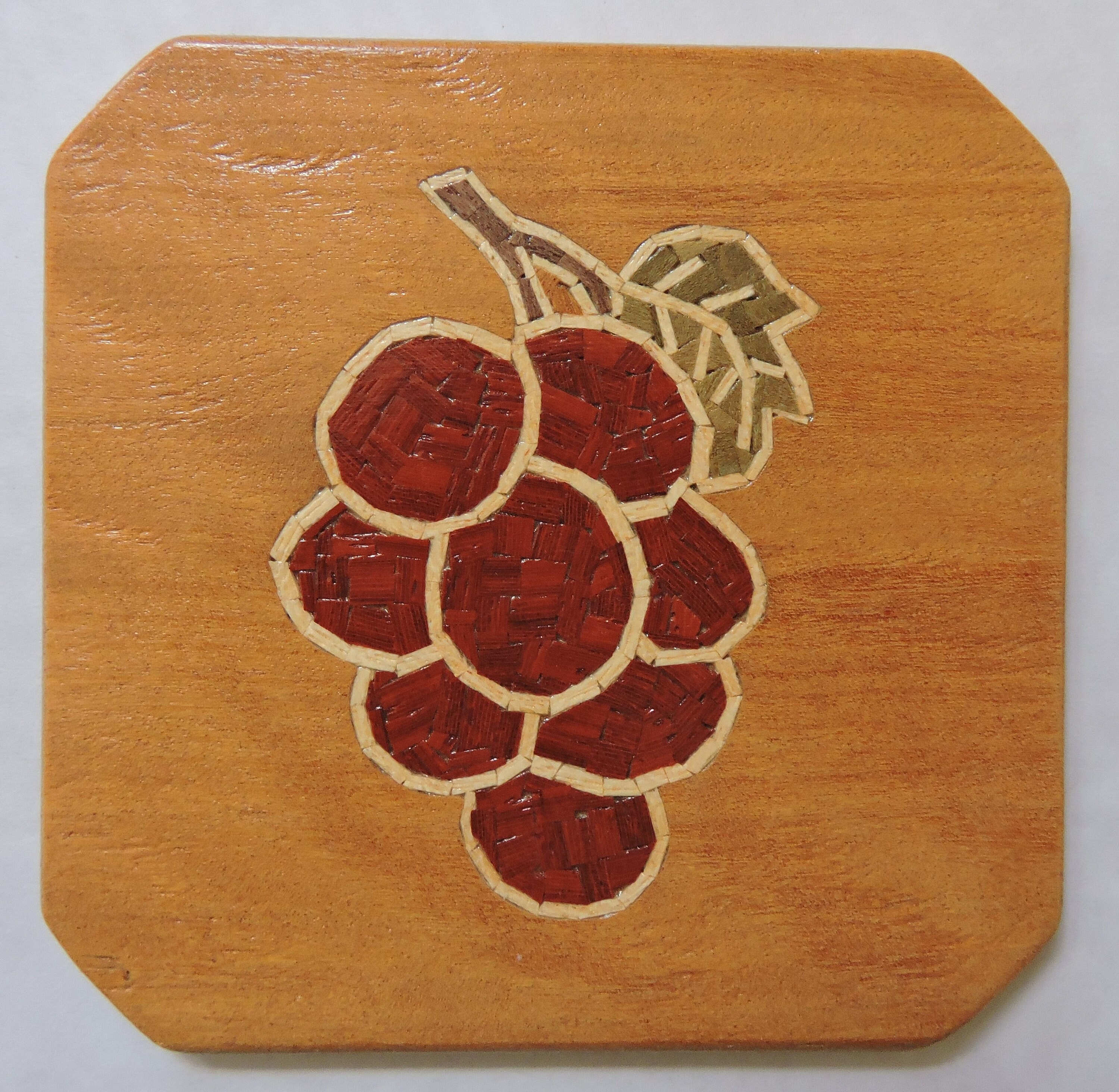 Sous Verre Grappe de Raisins Fait Main en Bois Précieux Pour Décorer et Protéger Votre Table