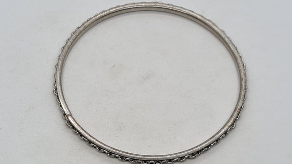 Vintage Embossed Chain Pattern Solid Bangle 7cm - image 3