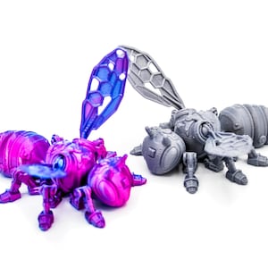 Cyber Bee Figurine 3D – Futuristic Bee Art Decor Gift