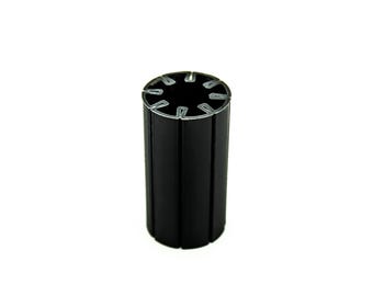 Adaptador convertidor de pilas AA a C de color blanco impreso en 3D: convertidor ecológico