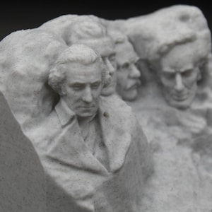 Mt Rushmore Statue