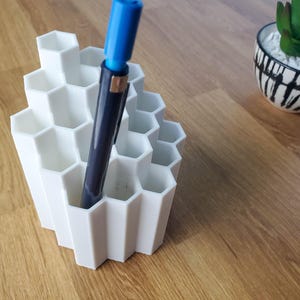 Honeycomb Modern Pencil Holder, Desk Organizer for Pens, Accessories, Tools, etc