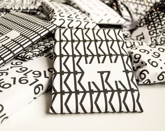 Printable DIY advent calendar, typographic wrapping paper