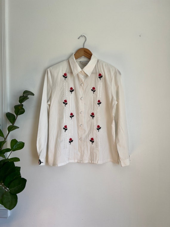 90's White Button Down with Embroidered Floral Det