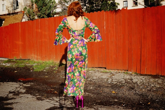 1960s Green Floral Bell Sleeve Psychedelic Maxi D… - image 5