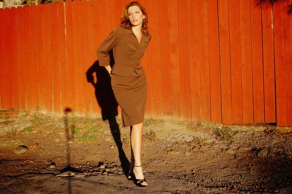 1940s Brown Fitted Skirt Suit / 1940s Tailored Sk… - image 1