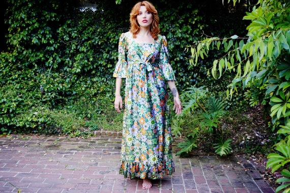 1960s Novelty Print Maxi Dress with Bell Sleeves … - image 5