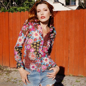 1970s Novelty Print Blouse Nylon Disco Shirt Pychedelic Geometric Print Optical Illusion Button Down Glam Rock