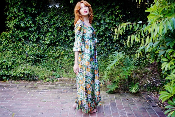 1960s Novelty Print Maxi Dress with Bell Sleeves … - image 2
