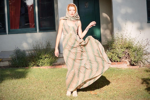 1970s Prairie Dress and Shawl Set by Jody T / 1970s Lace up Peasant Dress -  Etsy Israel