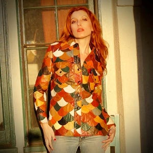 Giacca in pelle con motivo a squame di pesce arcobaleno anni '70 / Giacca in pelle patchwork anni '70