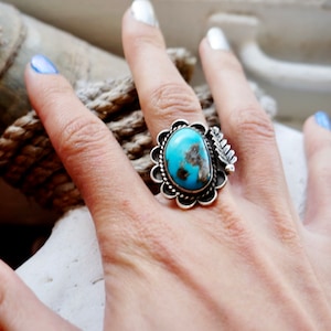 Antique Sterling Silver and Turquoise Navajo Ring / Navajo Squash Blossom Ring / Turquoise Cabachon Ring / Navajo Statement Ring