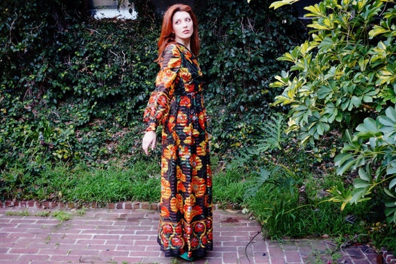 1970s Novelty Print Maxi Dress / 70s Floral Maxi … - image 2