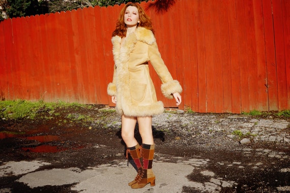 1970s Tan Suede and Shearling Coat / 1970s Penny … - image 2