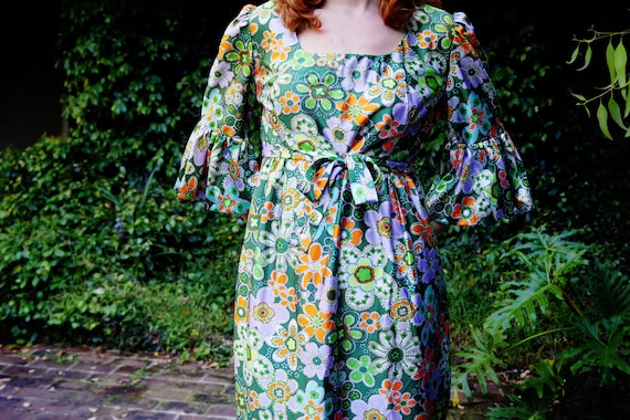 1960s Novelty Print Maxi Dress with Bell Sleeves … - image 4