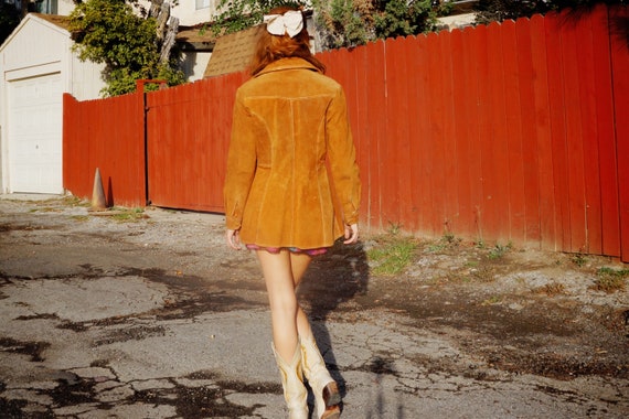 1960s Camel Colored Suede Belted Coat / 1960s Tan… - image 3