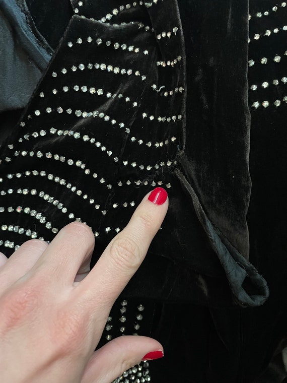1920s Black Silk Velvet Dress with Lace Collar and Cuffs