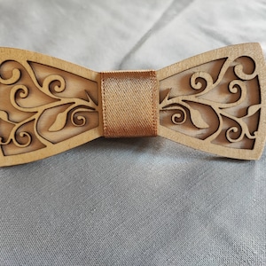 Wooden bow tie image 1