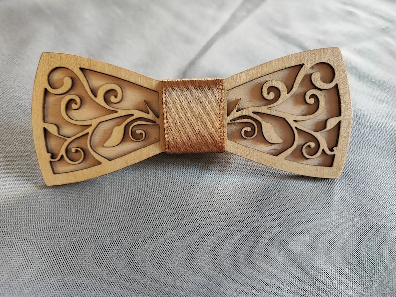 Wooden bow tie image 1