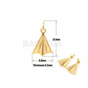 Pendente per aeroplani in carta oro riempito 1PCS 18K, il fascino degli aerei di carta, il fascino della memoria dei bambini 15,5x8,8x2,2 mm